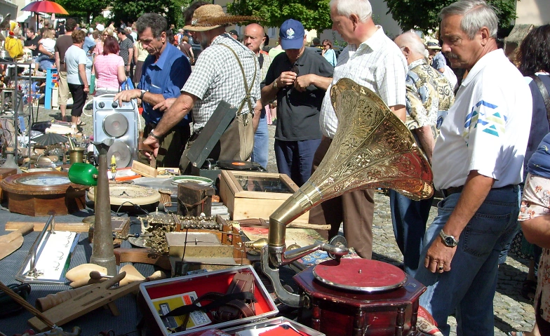 Flohmarkt auf dem expert-Tevi Parkplatz 2025 Tickets