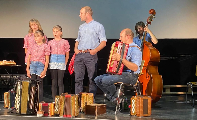 Trio Tanzboden mit Girls: Musik und Naturjodel Tickets