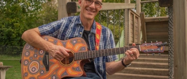 Event-Image for 'Andrew Bond am 40. Osterbazar der Schule Sihlau'