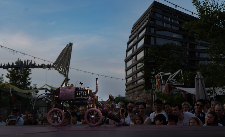 Event-Image for 'Lunautica - Vari&eacute;t&eacute; Pav&eacute;'