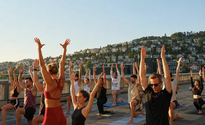 ROOFTOP SUNSET YOGA FLOW with a breathtaking view Billets