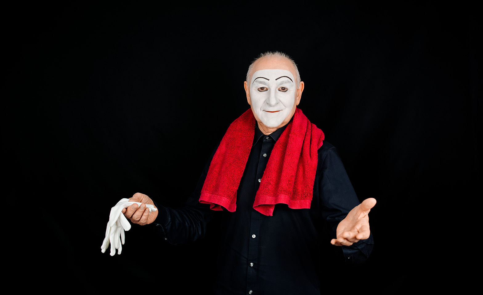 Carlos Martinez - ZUGABE! Pantomime Tickets