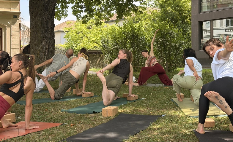 Event-Image for 'OUTDOOR Yoga'
