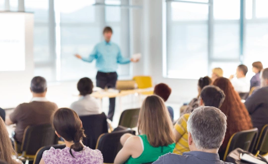 Immobilienmakler IHK (Live-Online-Lehrgang in Abendform) Online-Event Tickets