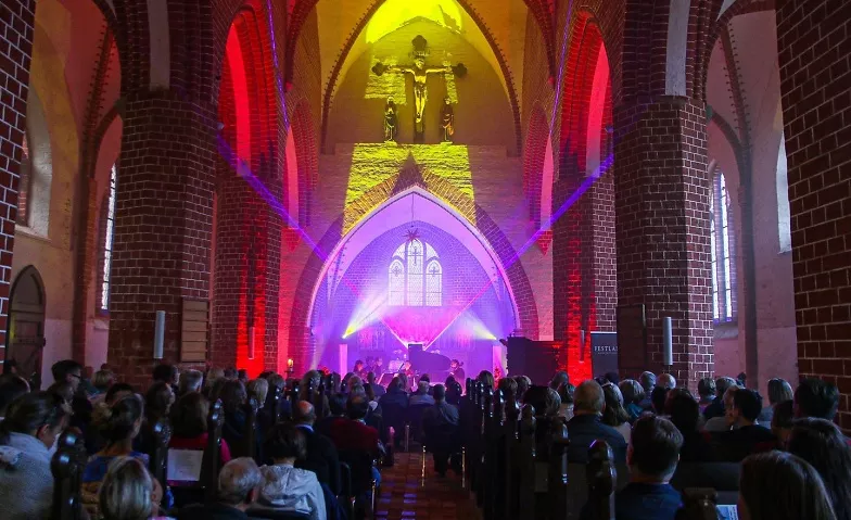 FESTLAND24 - WASSERSPIELE Dorfkirche Steffenshagen, Dorfstraße, 18209 Steffenshagen Tickets