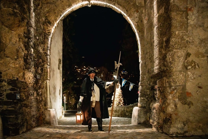 &Ouml;ffentliche F&uuml;hrung &laquo;Unheimliches Thun&raquo;  Neu-/Vollmond (de) Rathausplatz, Rathausplatz 1, 3600 Thun, Rathausplatz 3, 3600 Thun Tickets