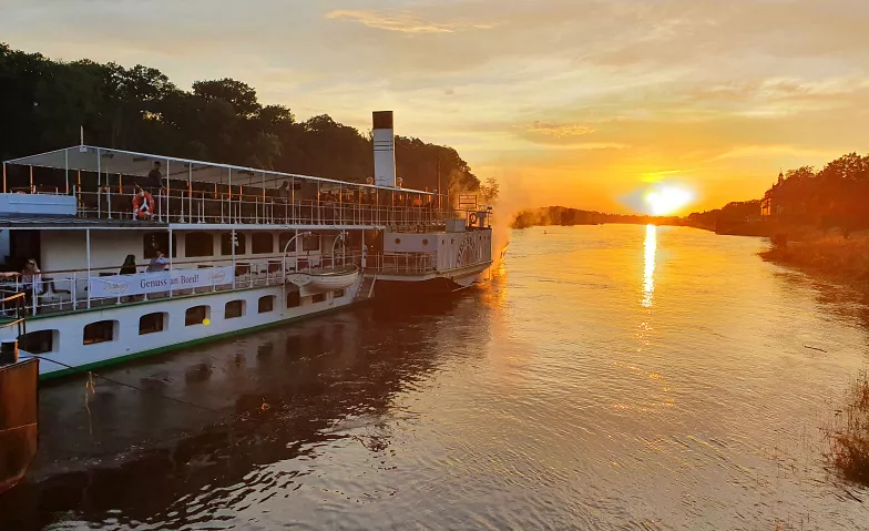 Herbstabend an Bord Sächsische Dampfschifffahrt - Weiße Flotte Sachsen, Terrassenufer 1, 01067 Dresden Tickets